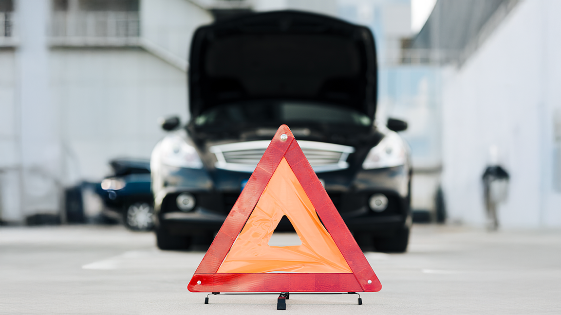 Na tentativa de reduzir custos, muitas empresas optam por seguros com menor prêmio anual. À primeira vista, a decisão parece financeiramente inteligente.